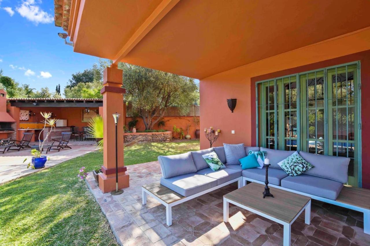 Villa 6 Bedrooms With Private Pool And Enclosed Garden At 1 Km Away From The Marbella